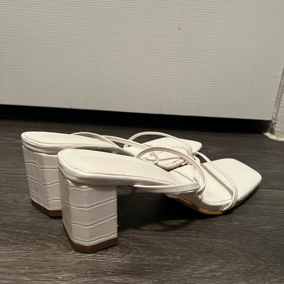 Shein white sandals - Picture 3 of 3